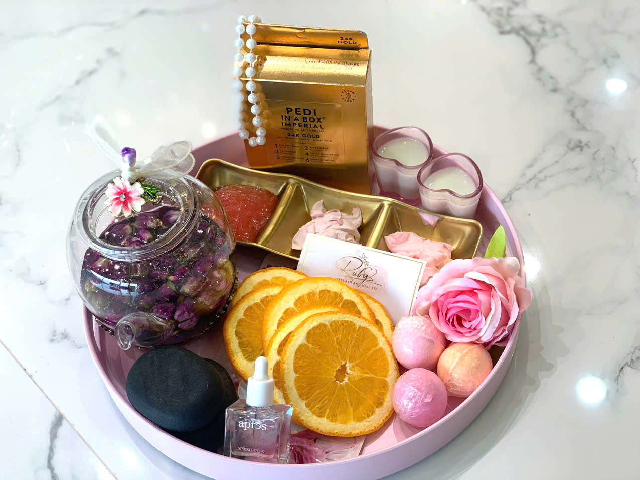 L.E.D LuxuryGold Pedicure